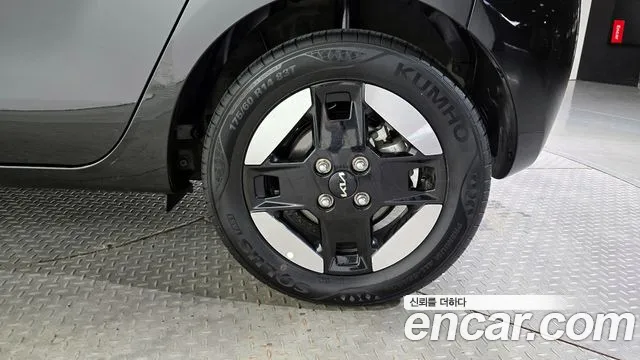 2024 Kia The New Kia Ray EV Air VIN KNACG81AFRT002755
