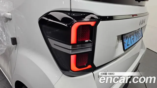 2024 Kia The New Kia Ray EV Air VIN KNACG81AFRT008969