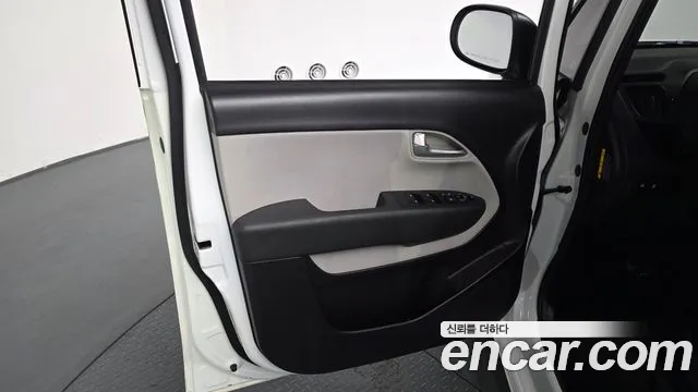2024 Kia The New Kia Ray EV Van Sold VIN KNACG91AFRT003249 – interior seats 2024 Kia The New Kia Ray EV Van Sold VIN KNACG91AFRT003249 – interior seats