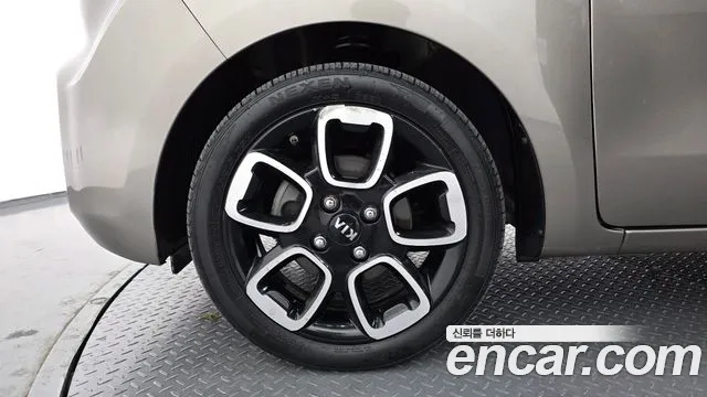 2019 Kia The New Ray Luxury VIN KNACJ811BKT204664