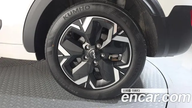 2024 Kia The All New Niro EV Air Sold VIN KNACP811FRA042169 – side profile