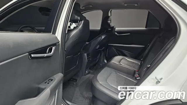 2022 Kia The All New Niro Prestige Sold VIN KNACR81EGNA016581 – exterior detail 2022 Kia The All New Niro Prestige Sold VIN KNACR81EGNA016581 – exterior detail