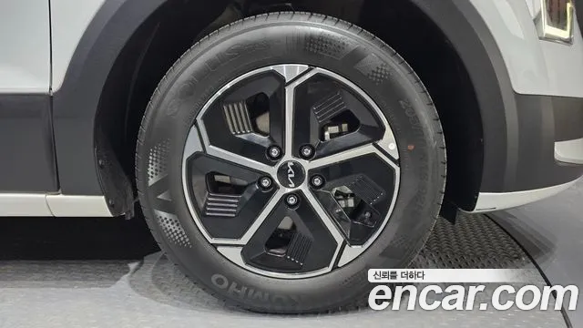 2022 Kia The All New Niro Prestige Sold VIN KNACR81EGNA016581 – undercarriage 2022 Kia The All New Niro Prestige Sold VIN KNACR81EGNA016581 – undercarriage