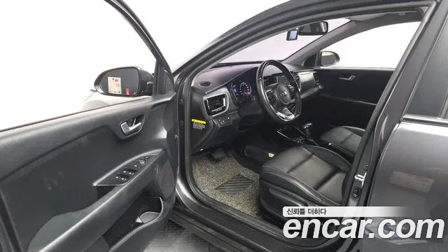 2018 Kia Stonic Diesel 1.6 Sold VIN KNADC815GJS074180 – trunk area