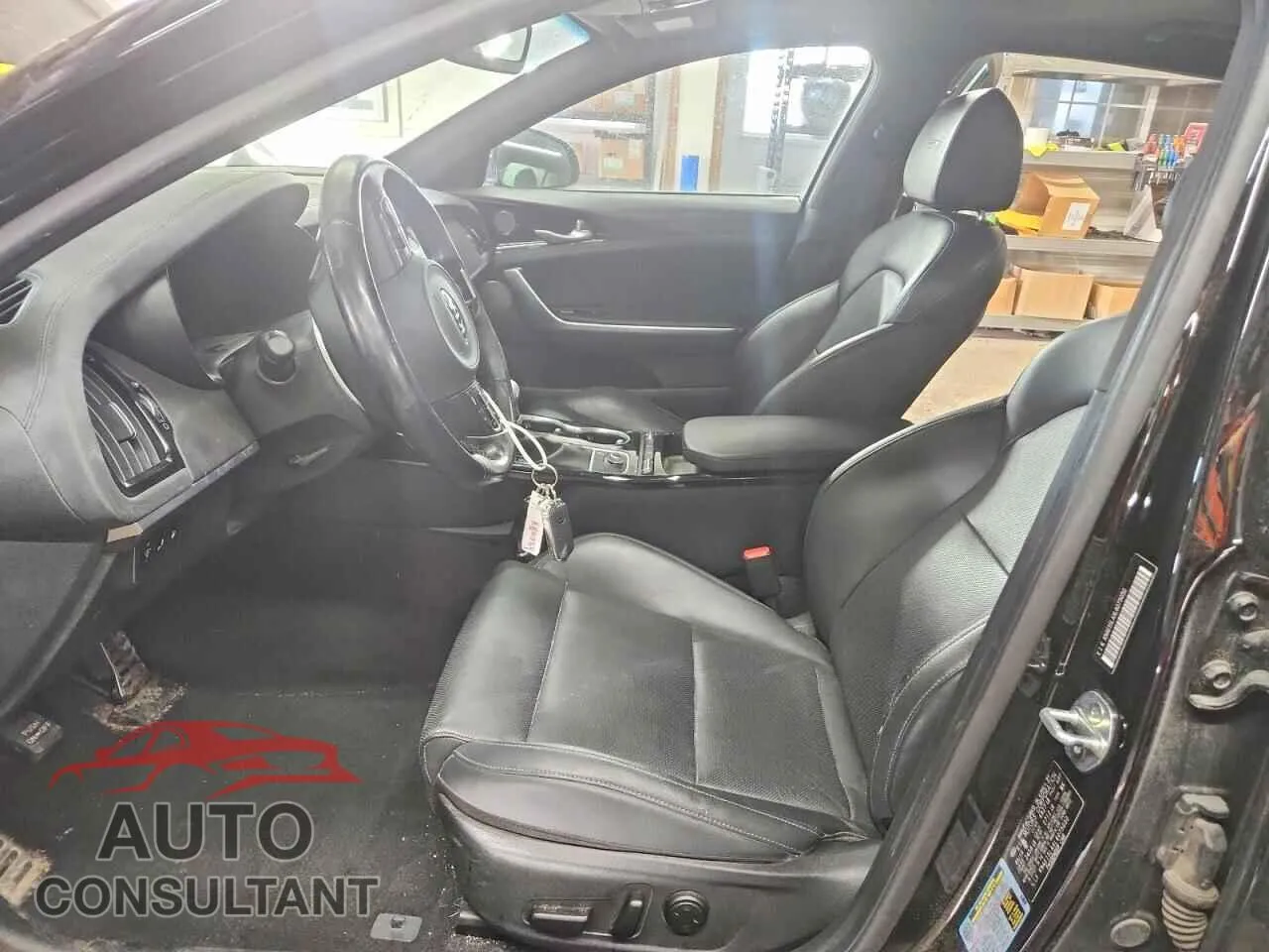 2020 KIA STINGER Damaged VIN KNAE15LAXL6075050 – exterior detail