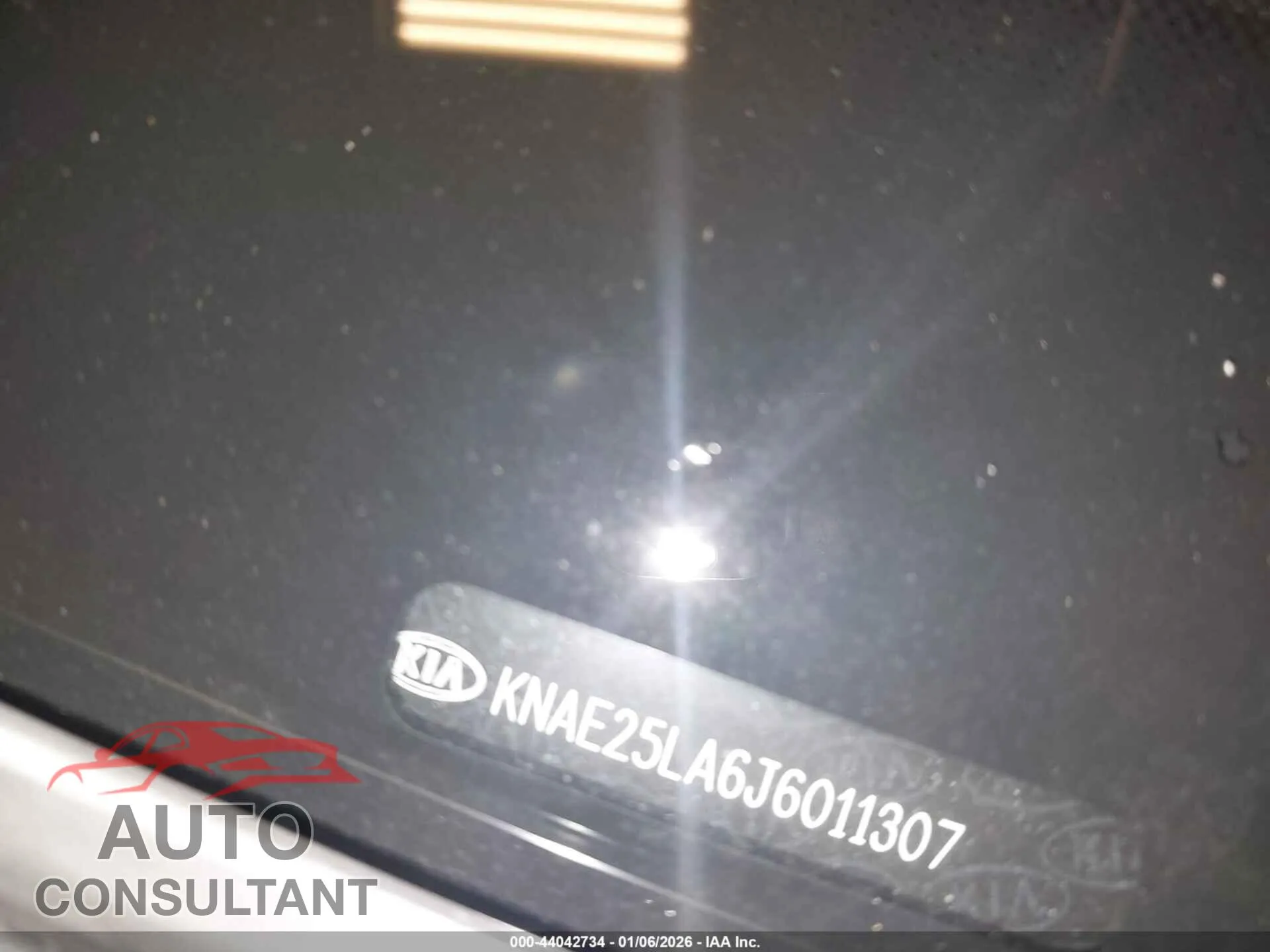 2018 KIA STINGER Damaged VIN KNAE25LA6J6011307 – trunk area