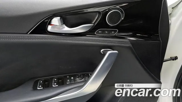 2018 Kia Stinger 2.0 Turbo 2WD Sold VIN KNAE351ABJS001857 – trunk area