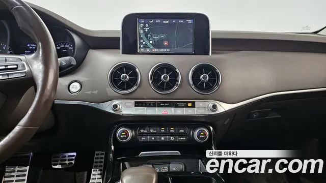 2018 Kia Stinger 2.0 Turbo 2WD Sold VIN KNAE351ABJS005148 – dashboard