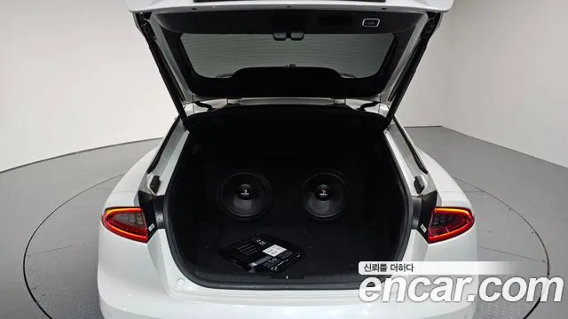 2019 Kia Stinger 2.0 Turbo 2WD Sold VIN KNAE351ABKS054676 – photo 17