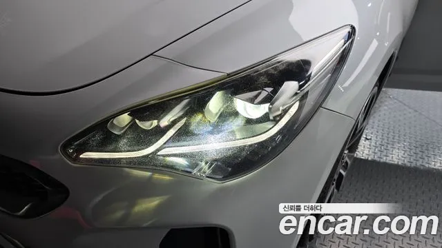 2018 Kia Stinger 2.0 Turbo AWD Sold VIN KNAE351ADJS000758 – trunk area