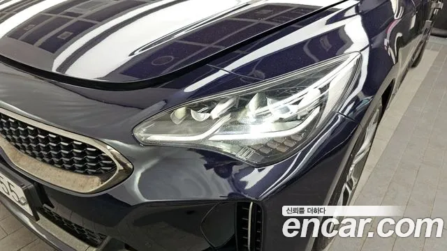 2018 Kia Stinger 2.0 Turbo AWD Sold VIN KNAE351ADJS004099 – trunk area