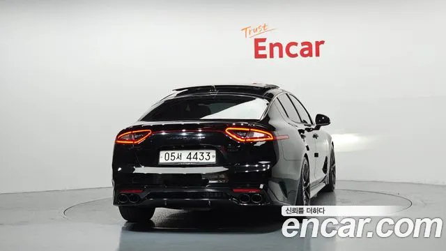 2018 Kia Stinger 3.3 Turbo AWD Sold VIN KNAE751CDJS002673 – interior seats