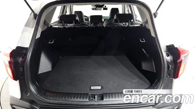 2024 Kia The New Seltos Gasoline 1.6 Turbo 2WD Sold VIN KNAEP817BRK668143 – trunk area