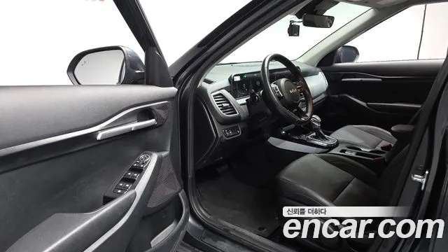 2024 Kia The New Seltos Gasoline 1.6 Turbo 4WD Sold VIN KNAEP817DRK591118 – trunk area