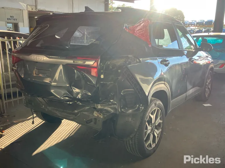 2022 Kia Seltos Used VIN KNAEP81ATN7375501 – photo 11