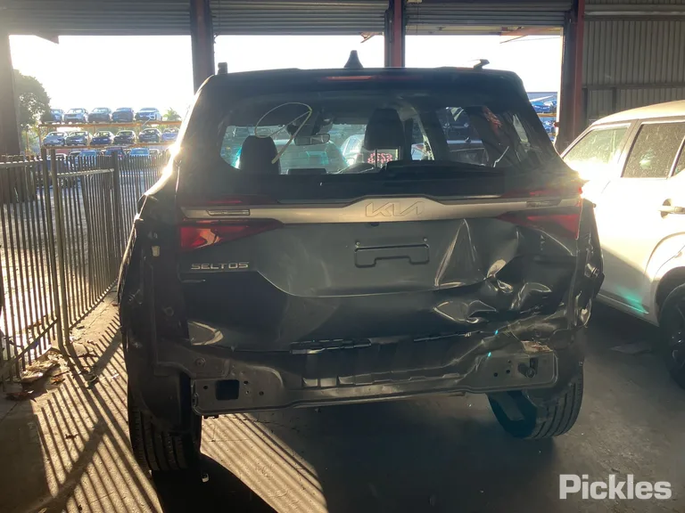2022 Kia Seltos Used VIN KNAEP81ATN7375501 – photo 19