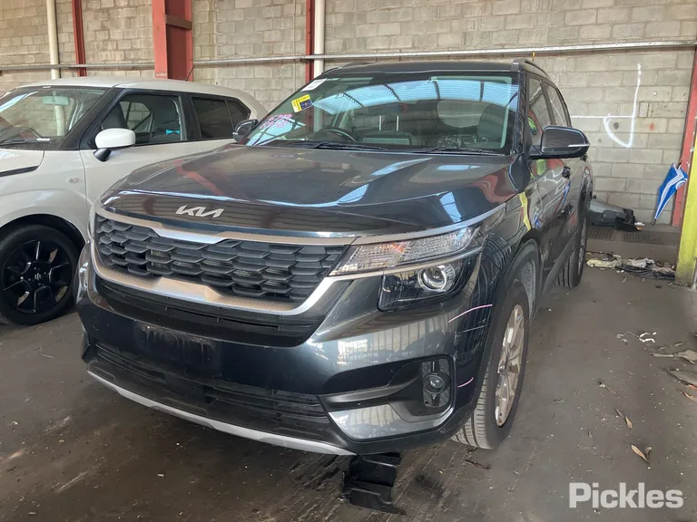 2022 Kia Seltos Used VIN KNAEP81ATN7375501 – photo 21