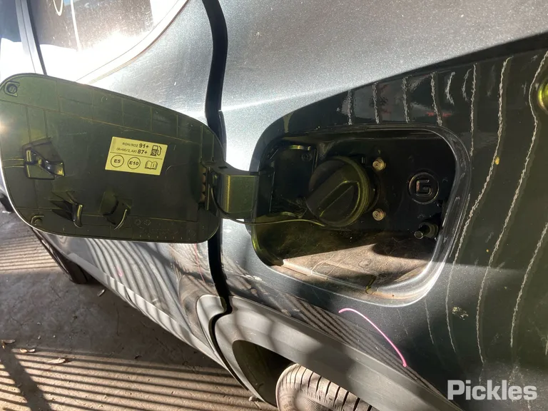 2022 Kia Seltos Used VIN KNAEP81ATN7375501 – photo 22
