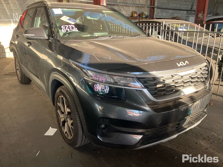 2022 Kia Seltos Used VIN KNAEP81ATN7375501 – photo 24
