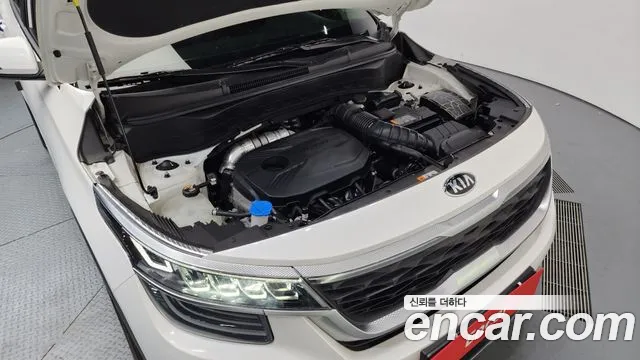 2020 Kia Seltos Gasoline 1.6 Turbo 2WD Sold VIN KNAER812GLK001165 – engine bay