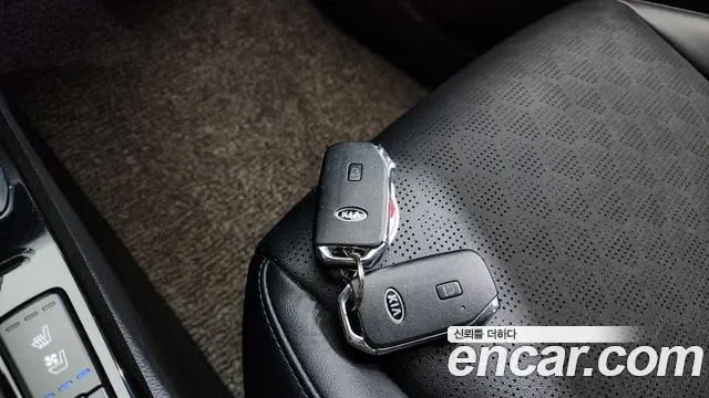 2020 Kia Seltos Gasoline 1.6 Turbo 2WD Sold VIN KNAER812GLK068984 – photo 13 2020 Kia Seltos Gasoline 1.6 Turbo 2WD Sold VIN KNAER812GLK068984 – photo 13