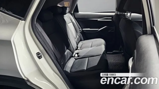 2020 Kia Seltos Gasoline 1.6 Turbo 2WD Sold VIN KNAER812GLK090429 – interior seats