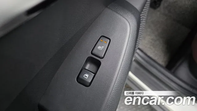 2020 Kia Seltos Diesel 1.6 2WD Sold VIN KNAES815GLK036580 – interior seats