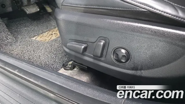 2020 Kia Seltos Diesel 1.6 2WD Sold VIN KNAES815GLK074609 – interior seats