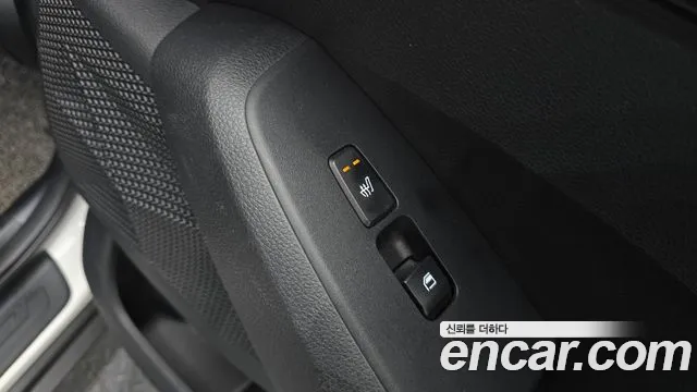 2020 Kia Seltos Gasoline 1.6 Turbo 2WD Sold VIN KNAET812GLK003282 – exterior detail 2020 Kia Seltos Gasoline 1.6 Turbo 2WD Sold VIN KNAET812GLK003282 – exterior detail