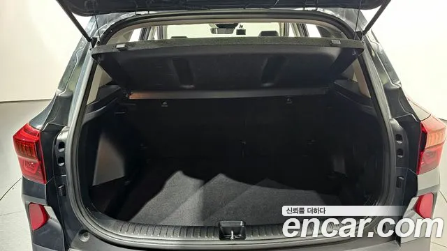 2020 Kia Seltos Gasoline 1.6 Turbo 2WD Sold VIN KNAET812GLK004959 – trunk area 2020 Kia Seltos Gasoline 1.6 Turbo 2WD Sold VIN KNAET812GLK004959 – trunk area