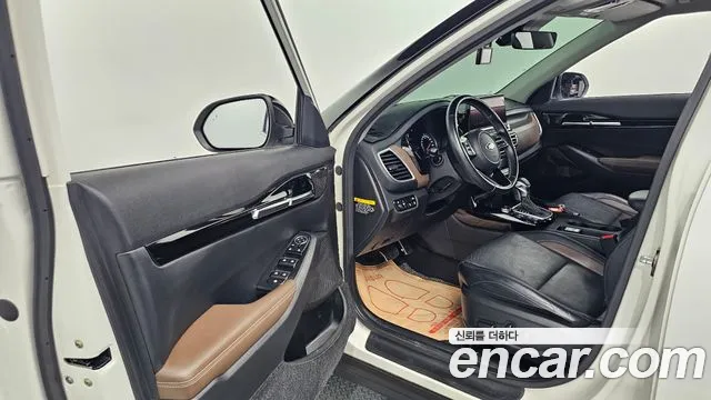 2020 Kia Seltos Gasoline 1.6 Turbo 2WD Sold VIN KNAET812GLK010726 – exterior detail 2020 Kia Seltos Gasoline 1.6 Turbo 2WD Sold VIN KNAET812GLK010726 – exterior detail