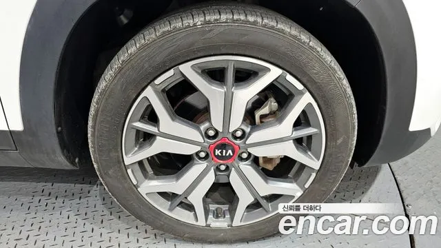 2020 Kia Seltos Gasoline 1.6 Turbo 2WD Sold VIN KNAET812GLK032157 – side profile 2020 Kia Seltos Gasoline 1.6 Turbo 2WD Sold VIN KNAET812GLK032157 – side profile