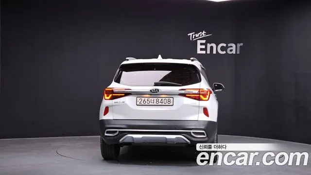 2020 Kia Seltos Gasoline 1.6 Turbo 2WD Sold VIN KNAET812GLK032157 – trunk area 2020 Kia Seltos Gasoline 1.6 Turbo 2WD Sold VIN KNAET812GLK032157 – trunk area