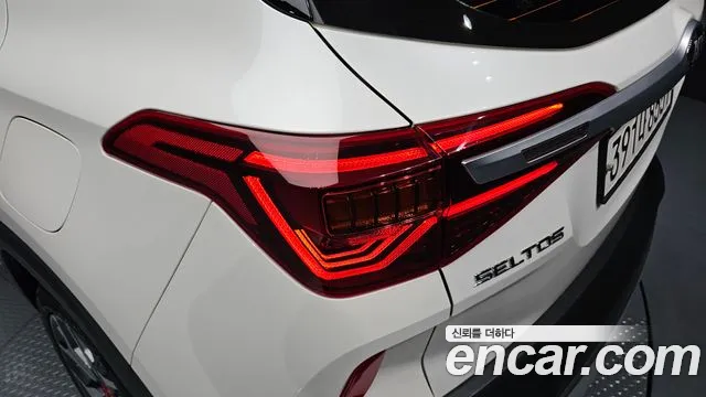 2020 Kia Seltos Gasoline 1.6 Turbo 2WD Sold VIN KNAET812GLK044275 – engine bay