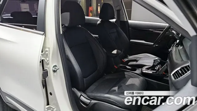 2020 Kia Seltos Gasoline 1.6 Turbo 2WD Sold VIN KNAET812GLK044275 – trunk area