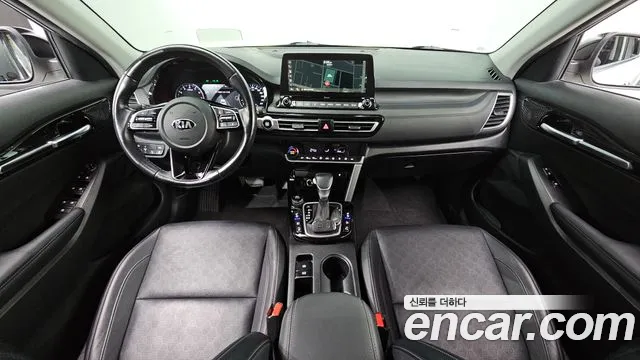 2020 Kia Seltos Gasoline 1.6 Turbo 2WD Sold VIN KNAET812GLK048237 – trunk area 2020 Kia Seltos Gasoline 1.6 Turbo 2WD Sold VIN KNAET812GLK048237 – trunk area