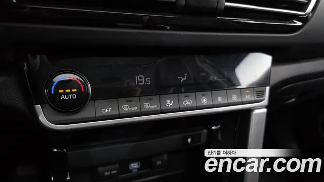 2020 Kia Seltos Gasoline 1.6 Turbo 2WD Sold VIN KNAET812GLK079184 – exterior detail 2020 Kia Seltos Gasoline 1.6 Turbo 2WD Sold VIN KNAET812GLK079184 – exterior detail