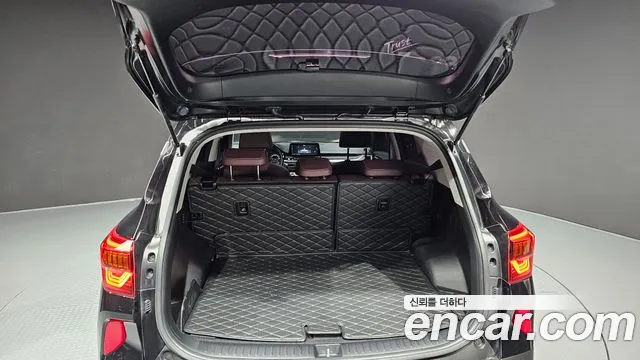 2020 Kia Seltos Gasoline 1.6 Turbo 2WD Sold VIN KNAET812GLK090380 – exterior detail 2020 Kia Seltos Gasoline 1.6 Turbo 2WD Sold VIN KNAET812GLK090380 – exterior detail