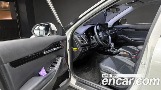 2020 Kia Seltos Gasoline 1.6 Turbo 2WD Sold VIN KNAET812GLK091257 – engine bay