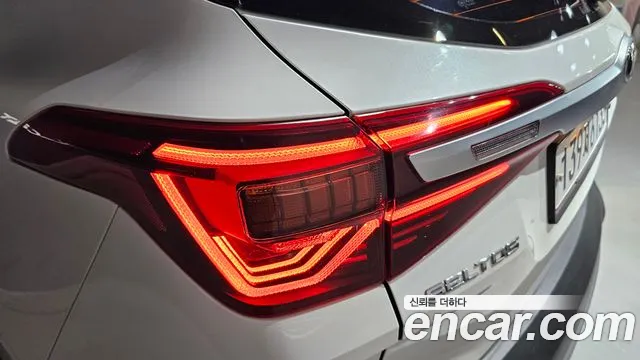 2020 Kia Seltos Gasoline 1.6 Turbo 2wd Sold VIN KNAET812GLK093321 – front exterior