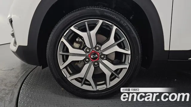 2020 Kia Seltos Gasoline 1.6 Turbo 2WD VIN KNAET812GLK093850