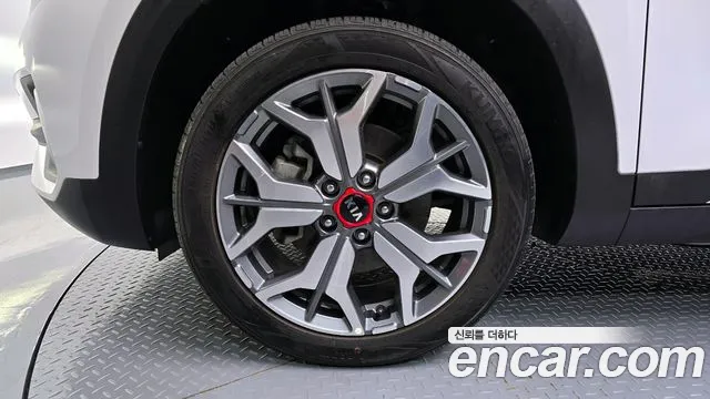 2020 Kia Seltos Gasoline 1.6 Turbo 2WD Sold VIN KNAET812GLK097418 – exterior detail