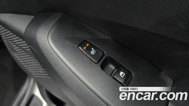 2020 Kia Seltos Gasoline 1.6 Turbo 2WD Sold VIN KNAET812GLK103744 – trunk area