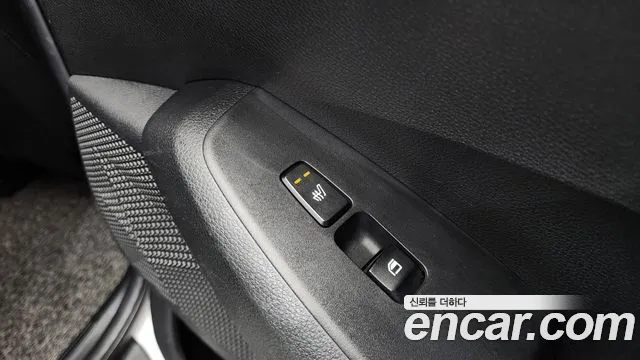 2021 Kia Seltos Gasoline 1.6 Turbo 2WD Sold VIN KNAET812GMK146757 – interior seats