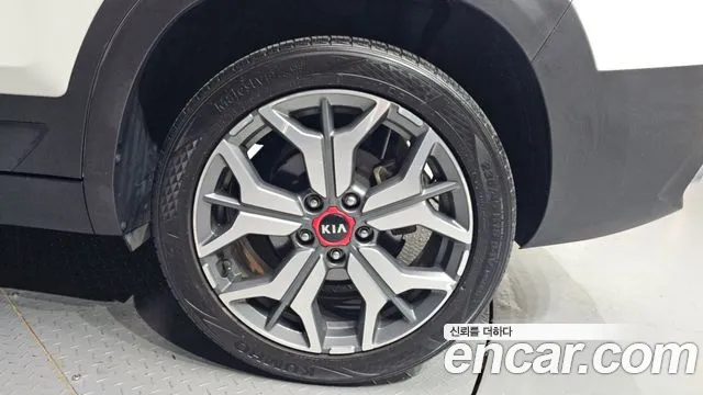 2021 Kia Seltos Gasoline 1.6 Turbo 2WD Sold VIN KNAET812GMK180255 – trunk area 2021 Kia Seltos Gasoline 1.6 Turbo 2WD Sold VIN KNAET812GMK180255 – trunk area