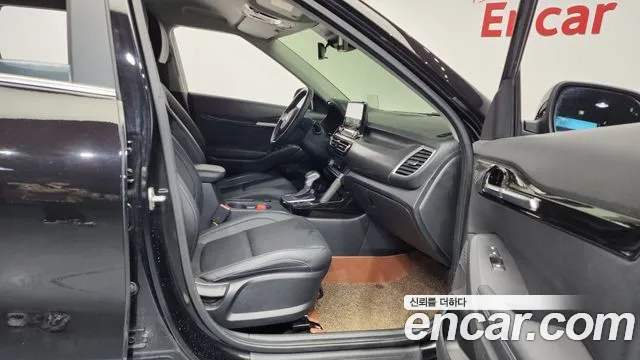 2021 Kia Seltos Gasoline 1.6 Turbo 2WD Sold VIN KNAET812GMK191655 – trunk area 2021 Kia Seltos Gasoline 1.6 Turbo 2WD Sold VIN KNAET812GMK191655 – trunk area