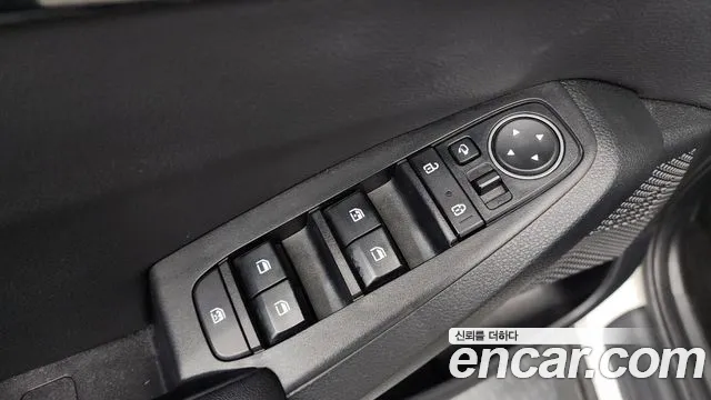 2022 Kia Seltos Gasoline 1.6 Turbo 2WD Sold VIN KNAET812GNK267334 – interior seats