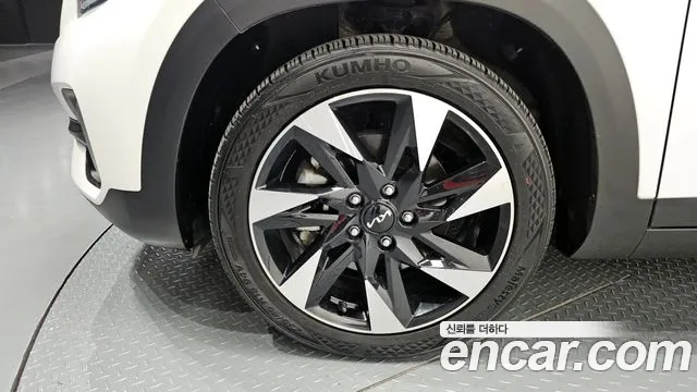 2022 Kia Seltos Gasoline 1.6 Turbo 2WD Sold VIN KNAET812GNK276507 – engine bay