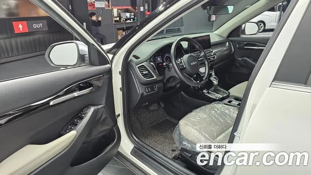2022 Kia Seltos Gasoline 1.6 Turbo 2WD Sold VIN KNAET812GNK276507 – trunk area