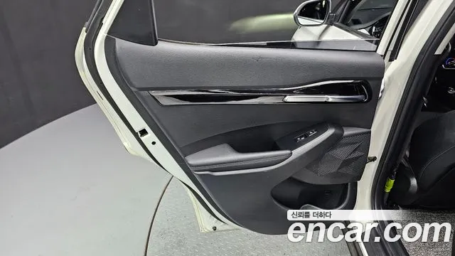 2023 Kia Seltos Gasoline 1.6 Turbo 2WD Sold VIN KNAET812GPK332701 – interior seats